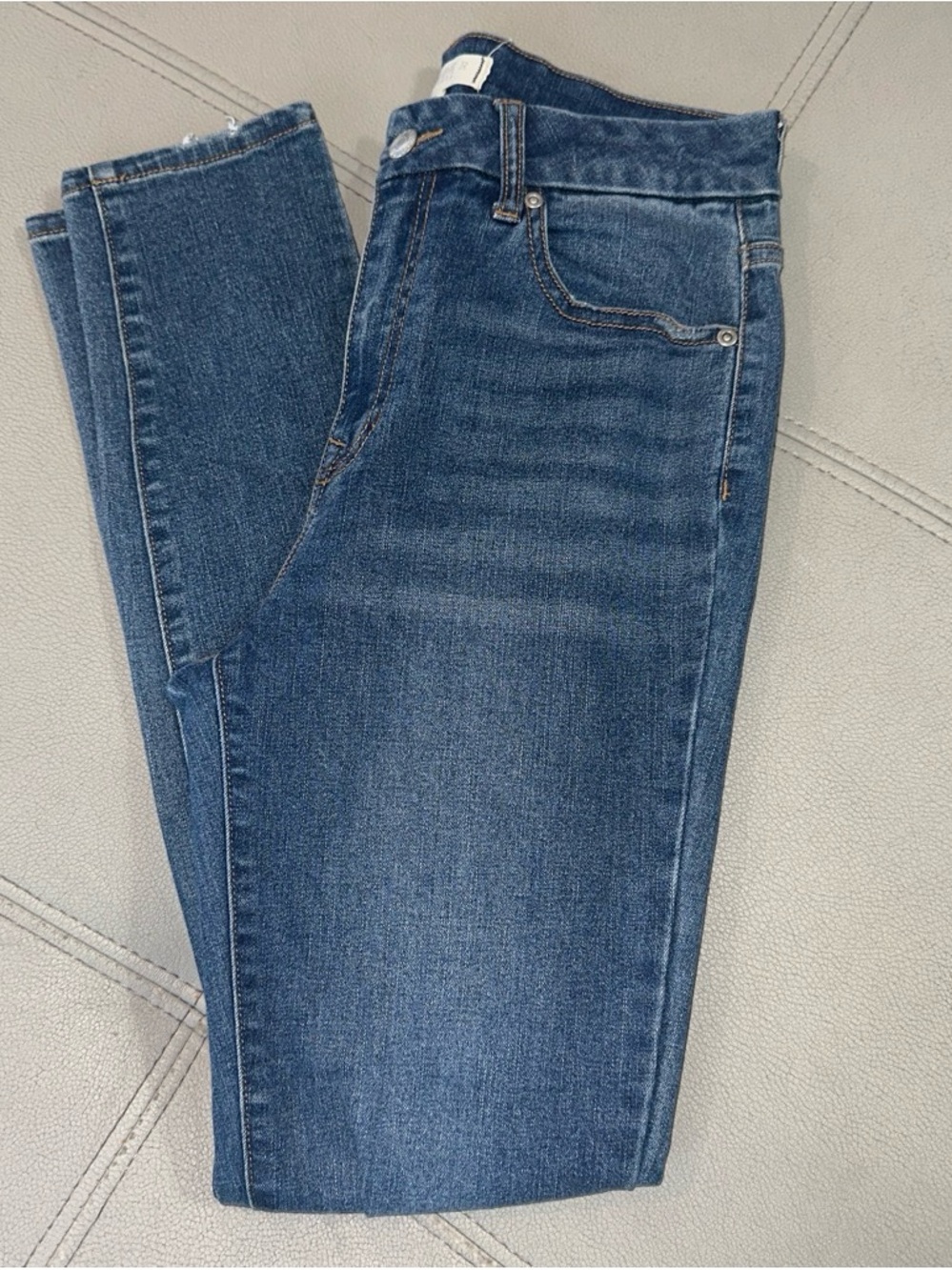 High-Rise Skinny Jeans in Dark Blue Wash